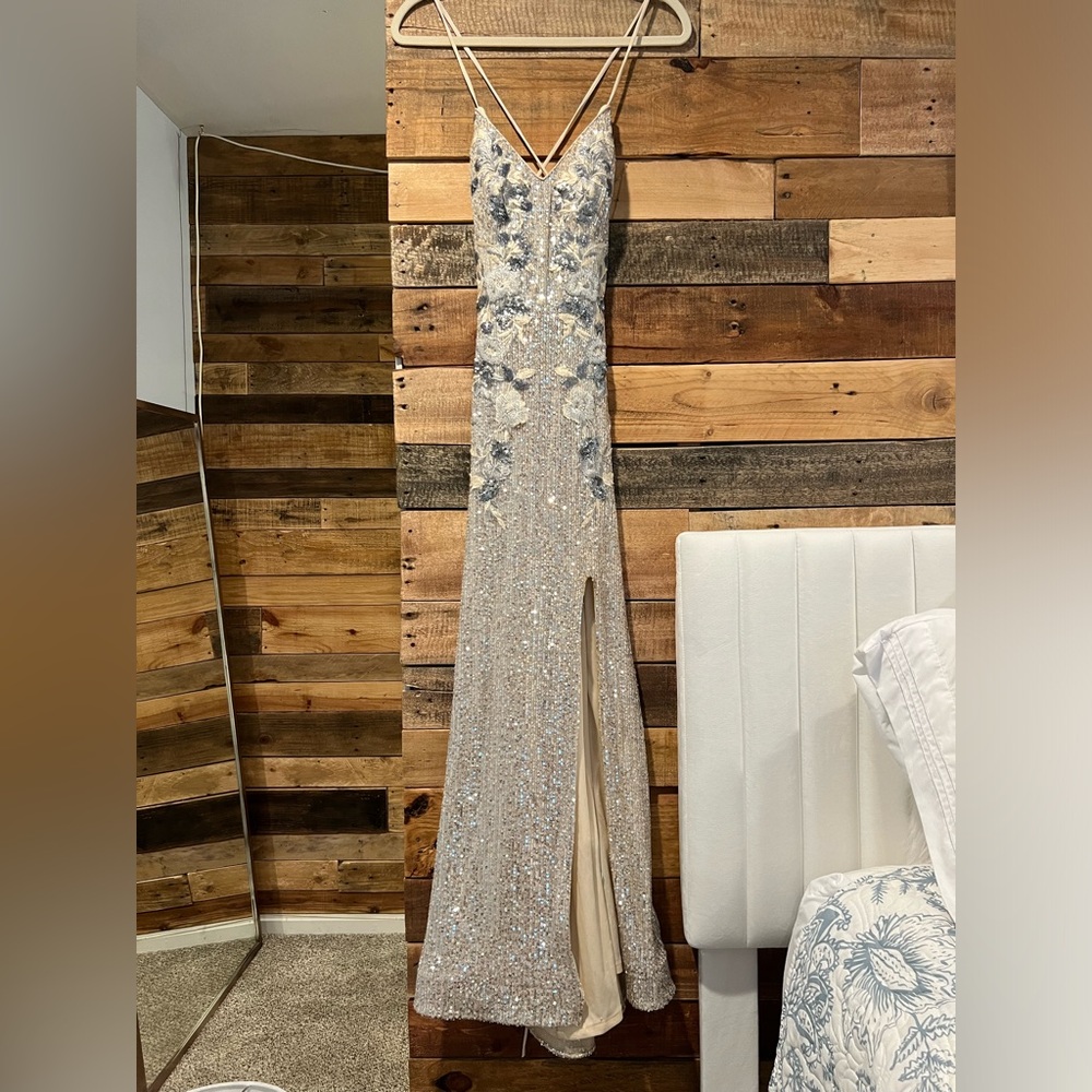Prom dress - Picture 3 of 5